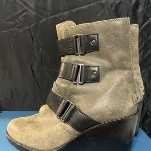 Sorel Boots Size 8.5